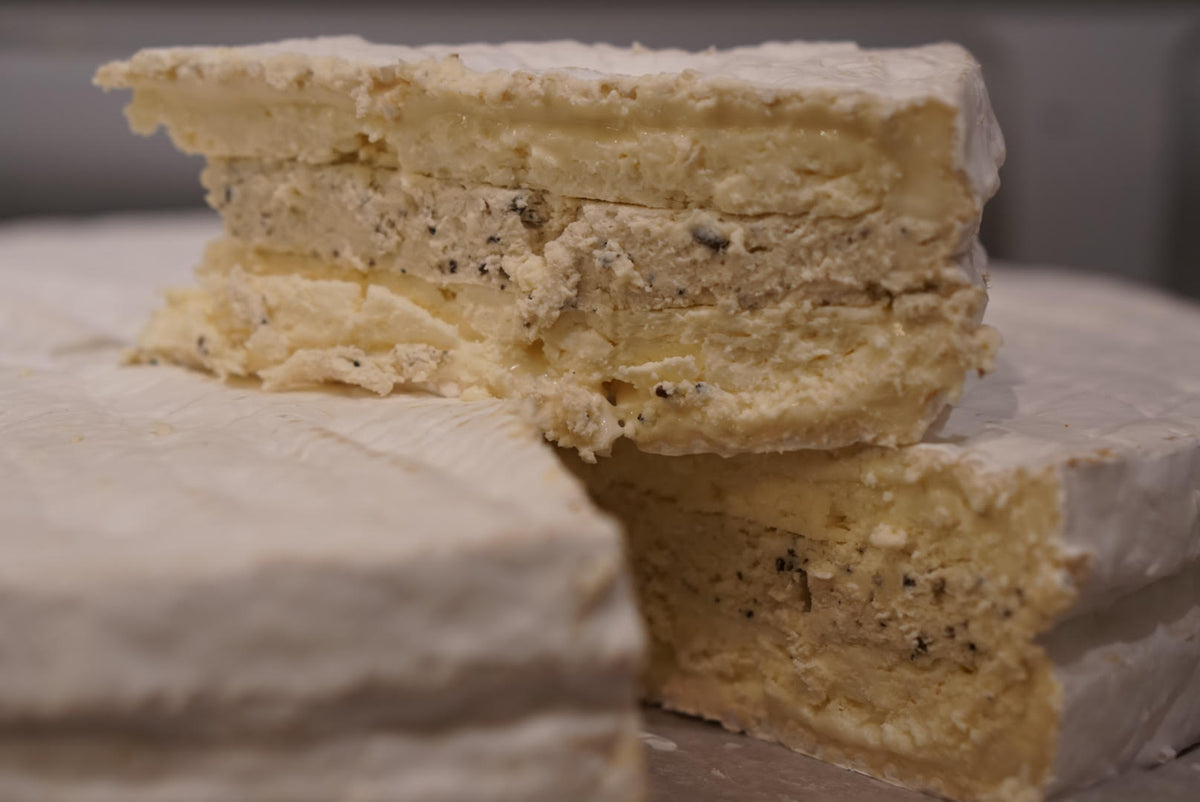 Fromage a la Truffe Noire Brie – J'adore Fine Cheese and Chocolate